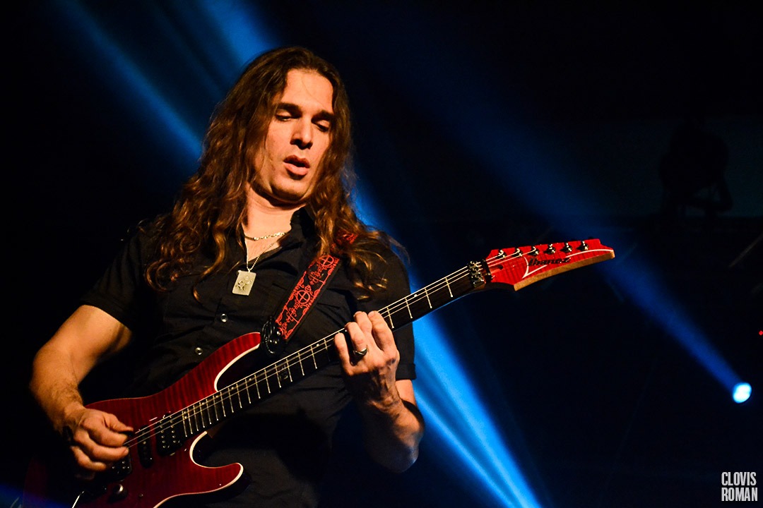 Kiko Loureiro com turnê solo em Curitiba